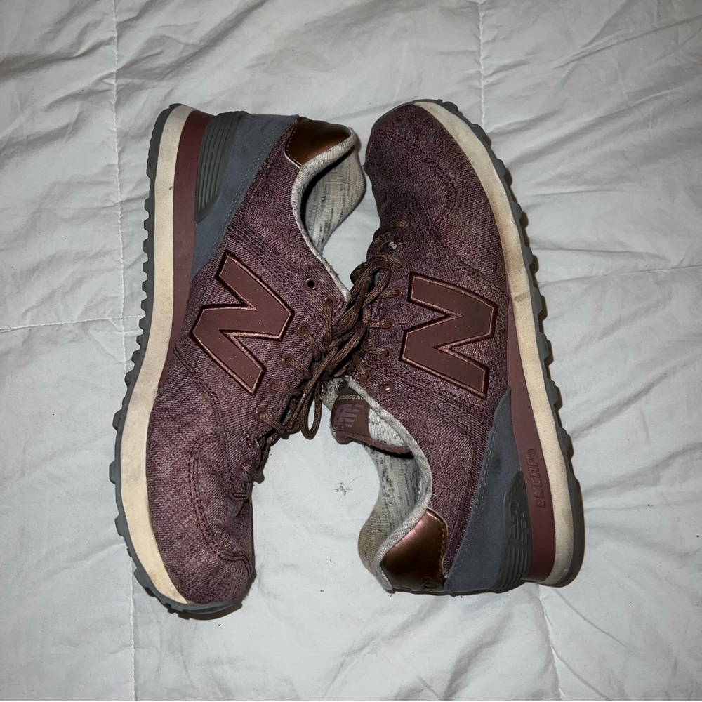 New Balance - pink sneaker - size 10